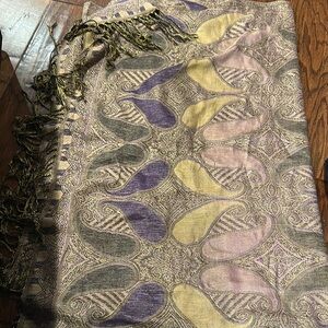 Elegant Paisley Scarf in Purple and Yellow